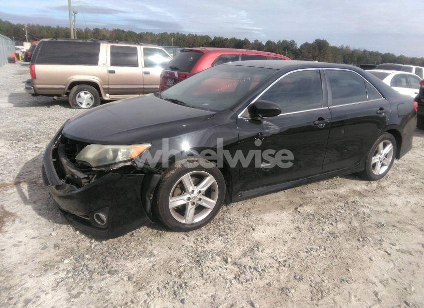 Photo 2 of 2013 Toyota Camry SE (VIN 4T1BF1FK5DU234599)