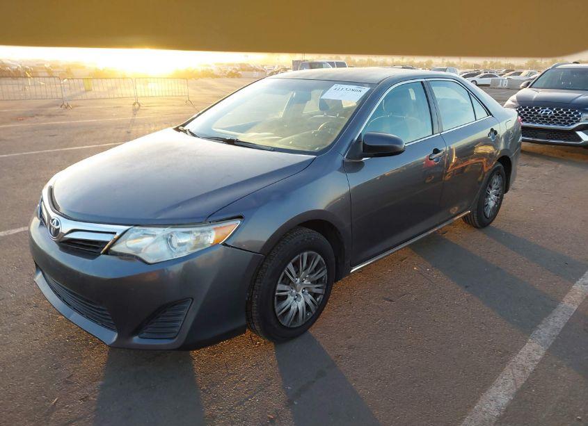 Photo 2 of 2013 Toyota Camry LE (VIN 4T1BF1FK5DU238944)