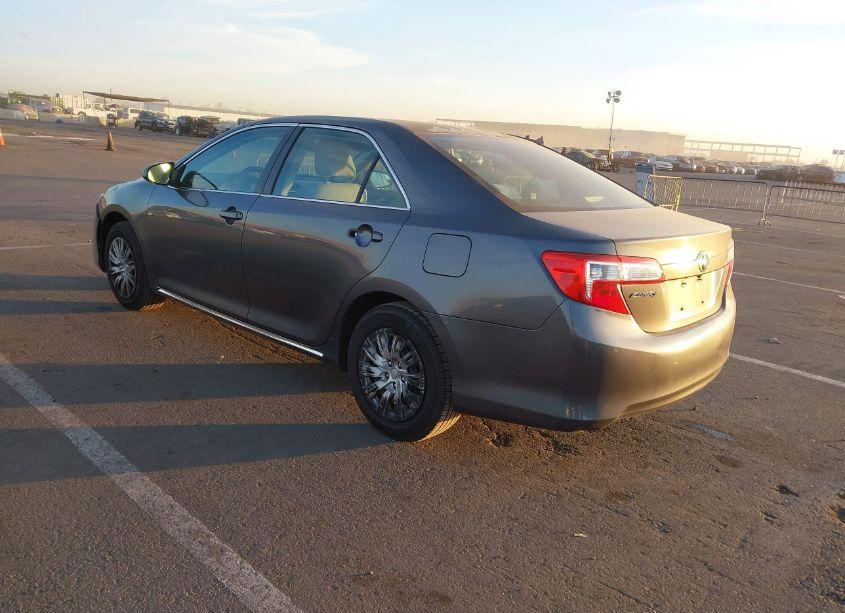 Photo 3 of 2013 Toyota Camry LE (VIN 4T1BF1FK5DU238944)