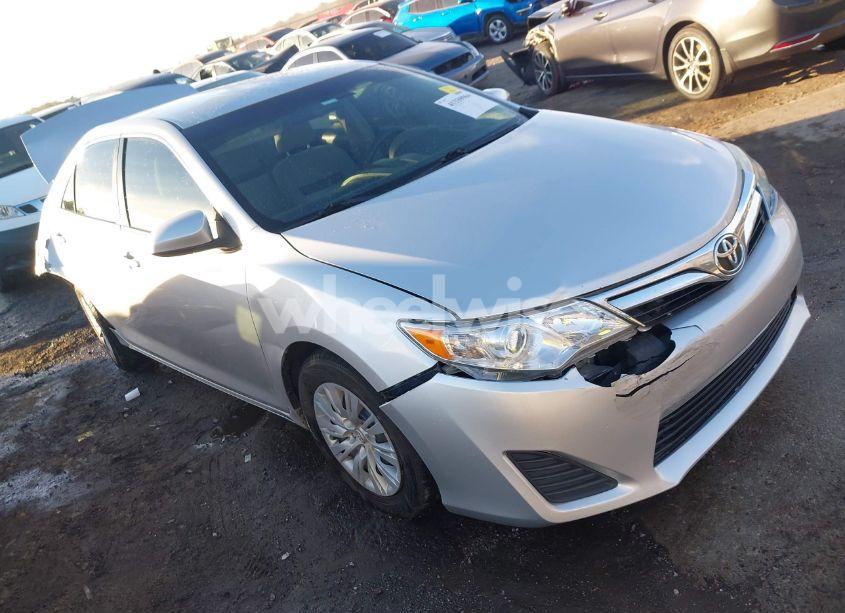 2013 Toyota Camry LE (VIN 4T1BF1FK5DU241097) main photo