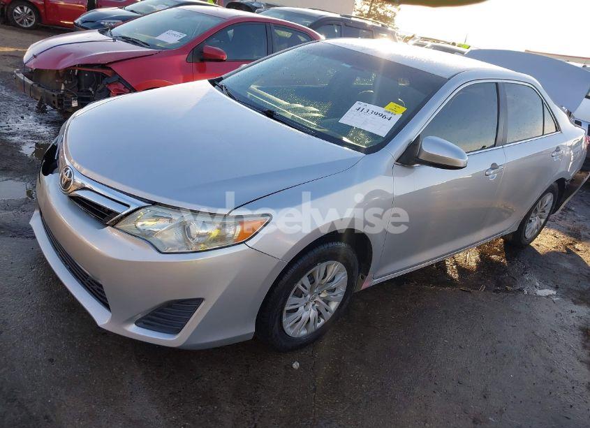 Photo 2 of 2013 Toyota Camry LE (VIN 4T1BF1FK5DU241097)