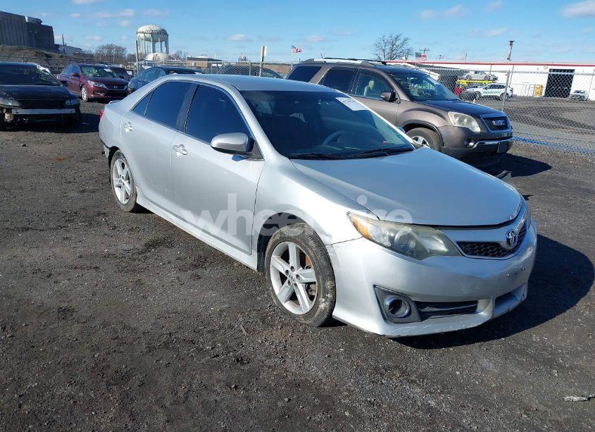 2013 Toyota Camry SE (VIN 4T1BF1FK5DU252133) main photo