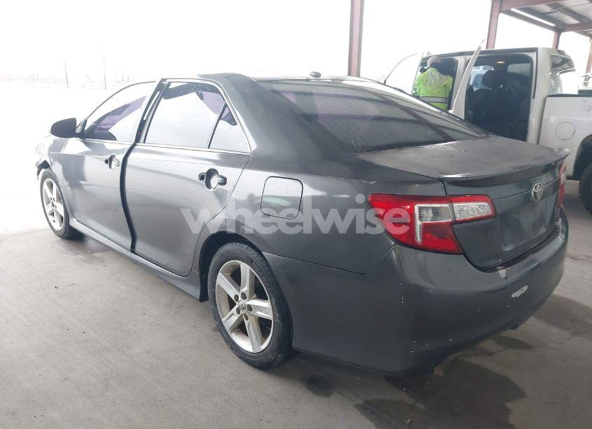 Photo 3 of 2013 Toyota Camry SE (VIN 4T1BF1FK5DU261382)