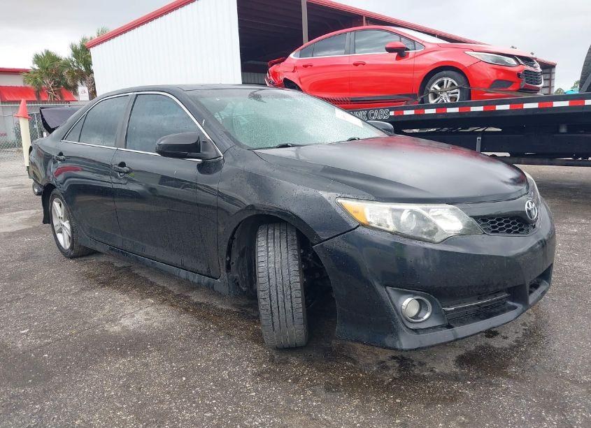2013 Toyota Camry SE (VIN 4T1BF1FK5DU265948) main photo