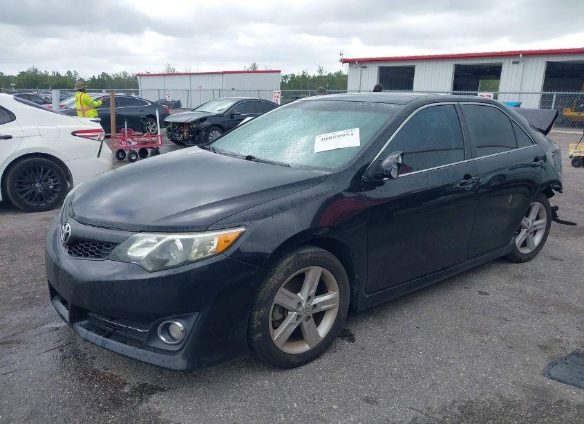 Photo 2 of 2013 Toyota Camry SE (VIN 4T1BF1FK5DU265948)