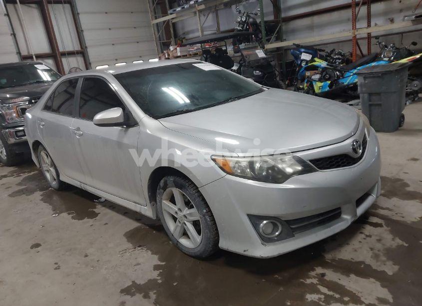 2013 Toyota Camry SE (VIN 4T1BF1FK5DU269563) main photo