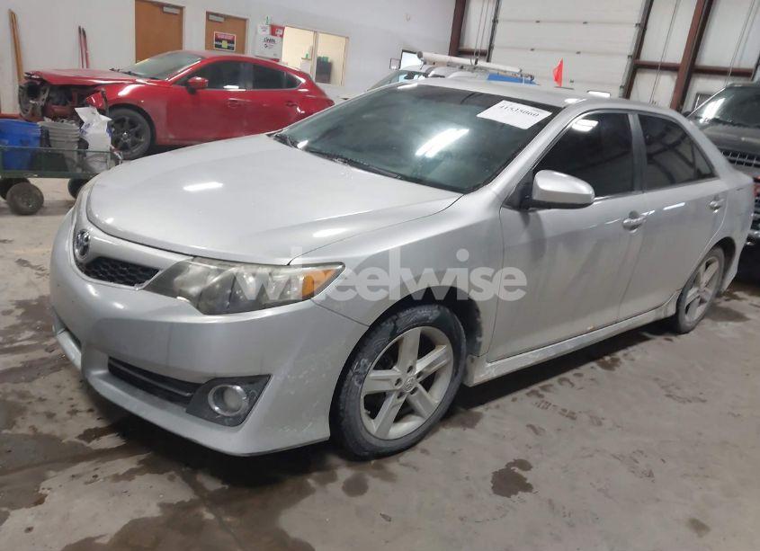 Photo 2 of 2013 Toyota Camry SE (VIN 4T1BF1FK5DU269563)