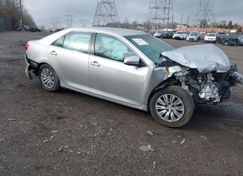 2013 Toyota Camry LE (VIN 4T1BF1FK5DU279865) main photo