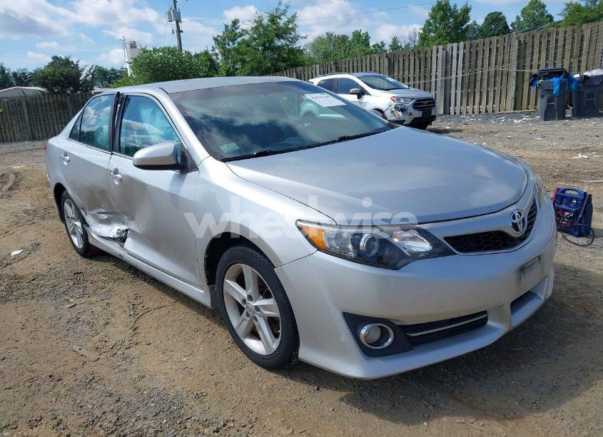 2013 Toyota Camry SE (VIN 4T1BF1FK5DU282734) main photo