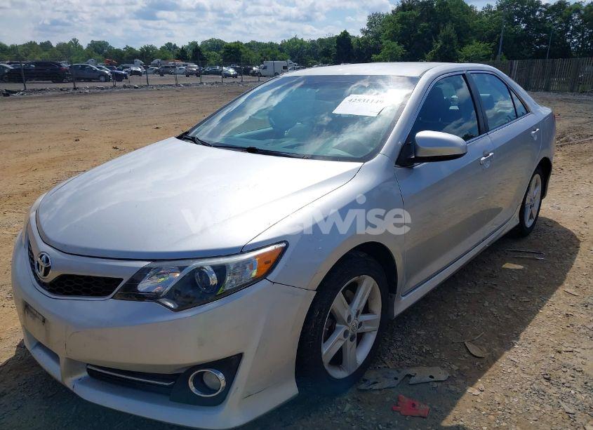 Photo 2 of 2013 Toyota Camry SE (VIN 4T1BF1FK5DU282734)