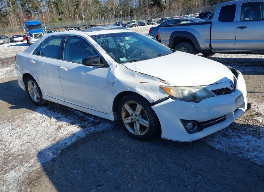 2013 Toyota Camry SE (VIN 4T1BF1FK5DU288842) main photo
