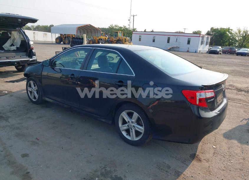 Photo 3 of 2013 Toyota Camry SE (VIN 4T1BF1FK5DU294897)