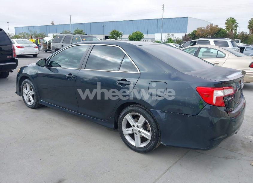 Photo 3 of 2013 Toyota Camry SE (VIN 4T1BF1FK5DU639684)