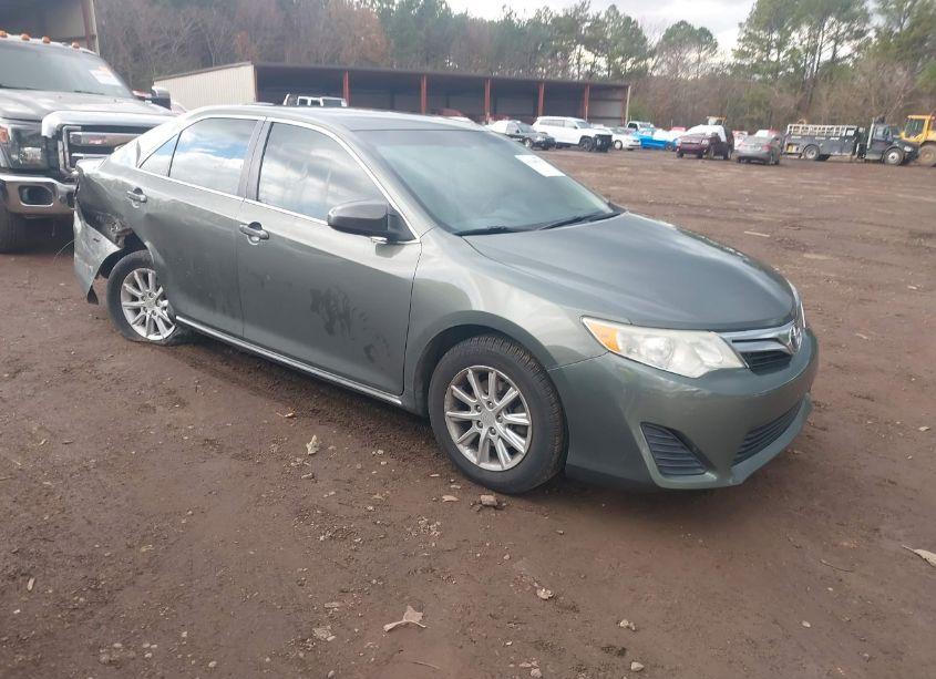 2013 Toyota Camry LE (VIN 4T1BF1FK5DU658459) main photo