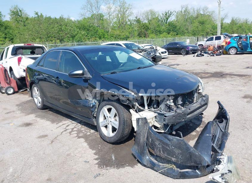 2013 Toyota Camry SE (VIN 4T1BF1FK5DU675570) main photo