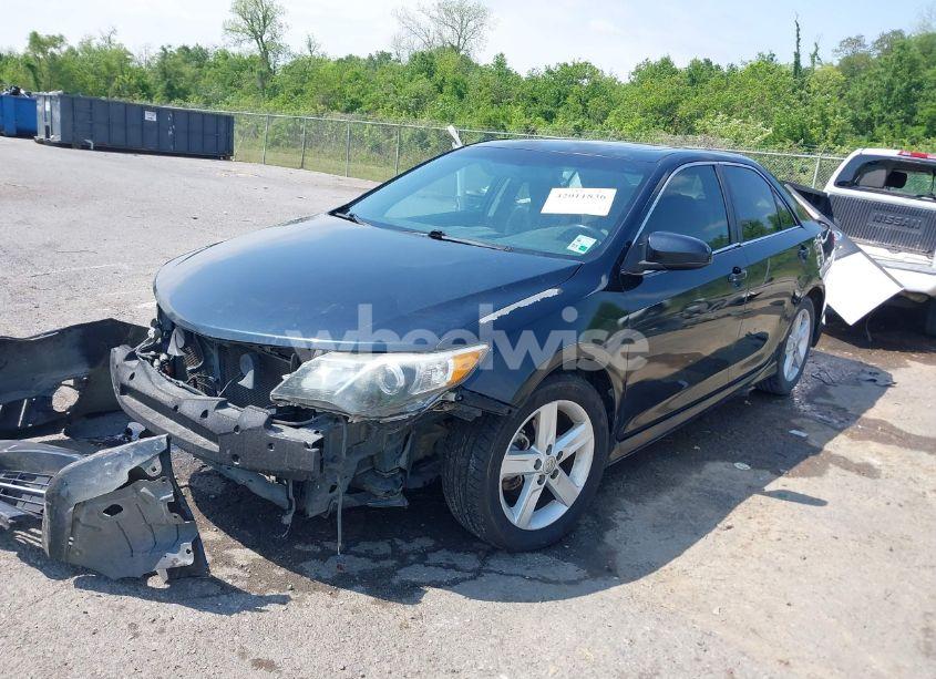 Photo 2 of 2013 Toyota Camry SE (VIN 4T1BF1FK5DU675570)
