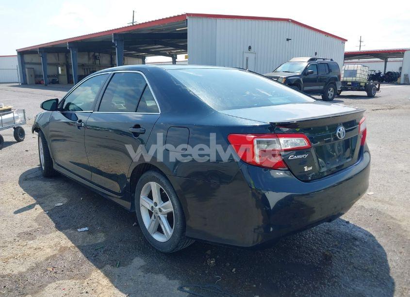 Photo 3 of 2013 Toyota Camry SE (VIN 4T1BF1FK5DU675570)