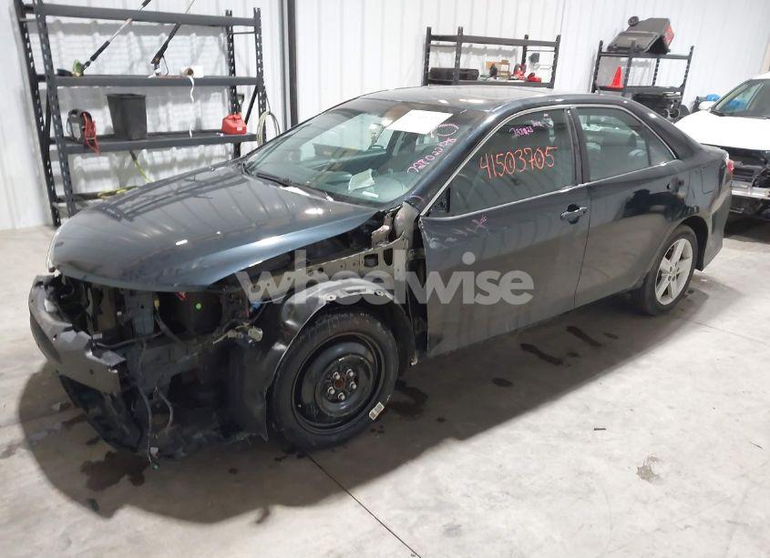 Photo 2 of 2013 Toyota Camry SE (VIN 4T1BF1FK5DU693048)