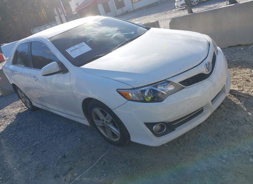 2013 Toyota Camry SE (VIN 4T1BF1FK5DU705747) main photo