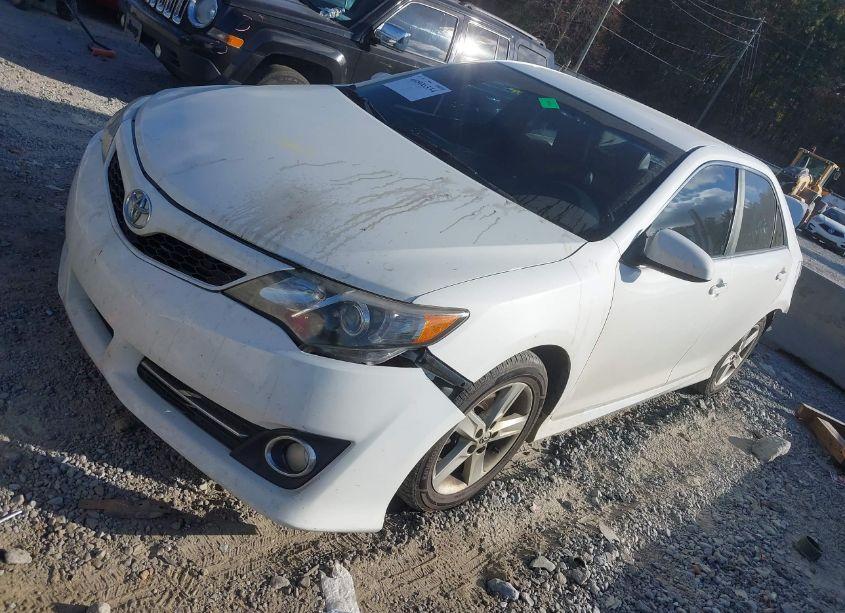 Photo 2 of 2013 Toyota Camry SE (VIN 4T1BF1FK5DU705747)