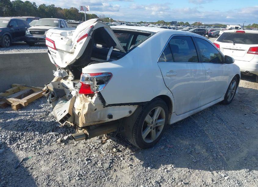 Photo 4 of 2013 Toyota Camry SE (VIN 4T1BF1FK5DU705747)