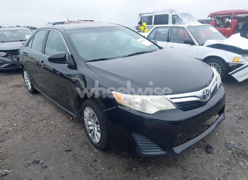 2013 Toyota Camry LE (VIN 4T1BF1FK5DU719759) main photo