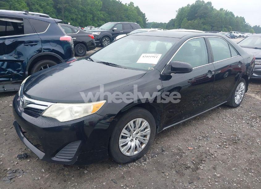 Photo 2 of 2013 Toyota Camry LE (VIN 4T1BF1FK5DU719759)