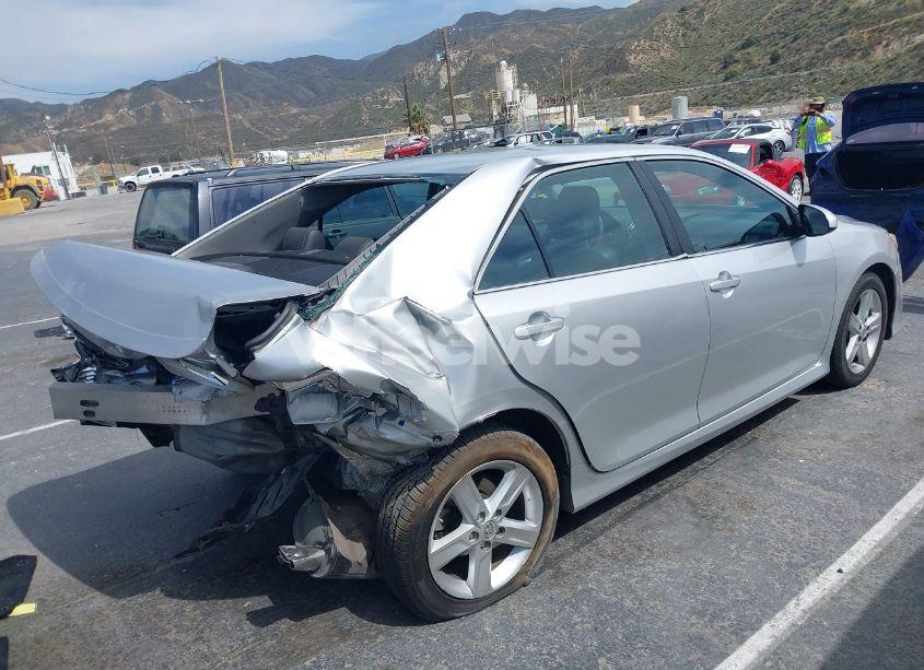 Photo 4 of 2014 Toyota Camry SE (VIN 4T1BF1FK5EU301056)