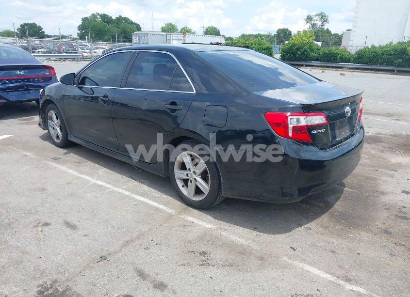 Photo 3 of 2014 Toyota Camry SE (VIN 4T1BF1FK5EU307035)