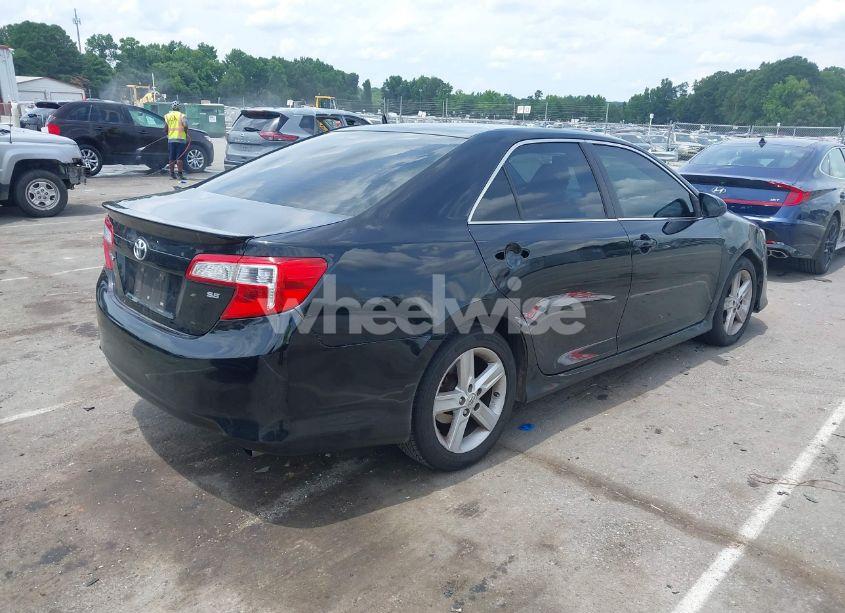 Photo 4 of 2014 Toyota Camry SE (VIN 4T1BF1FK5EU307035)