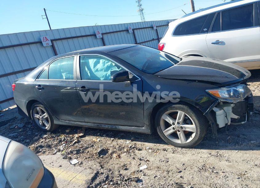 Photo 13 of 2014 Toyota Camry SE (VIN 4T1BF1FK5EU335093)