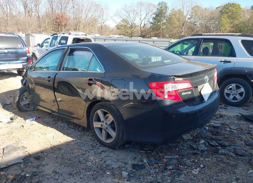 Photo 3 of 2014 Toyota Camry SE (VIN 4T1BF1FK5EU335093)