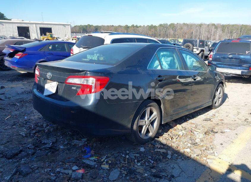 Photo 4 of 2014 Toyota Camry SE (VIN 4T1BF1FK5EU335093)