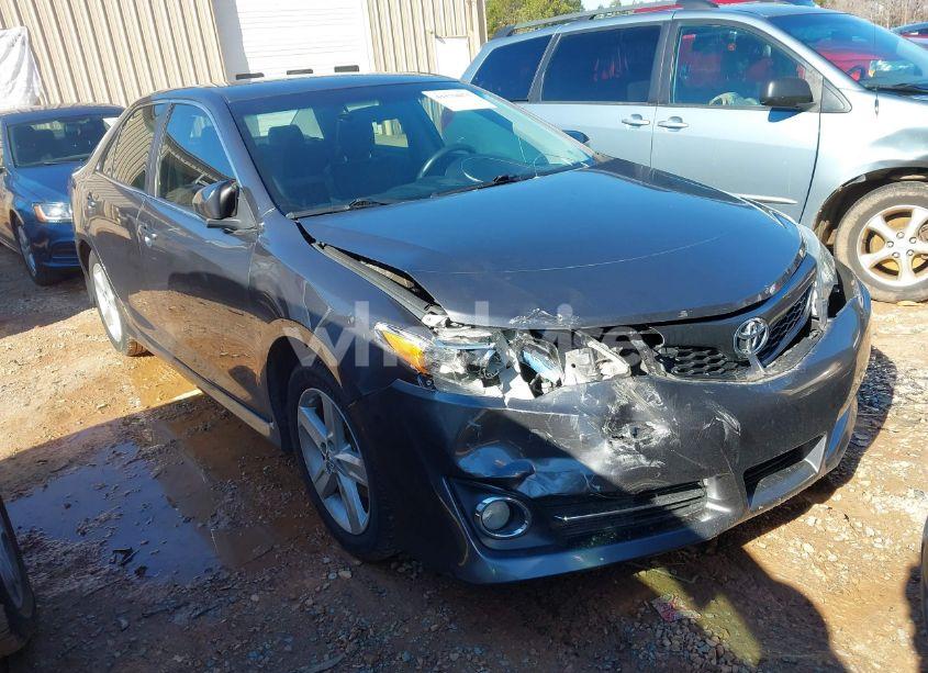 2014 Toyota Camry SE (VIN 4T1BF1FK5EU347079) main photo