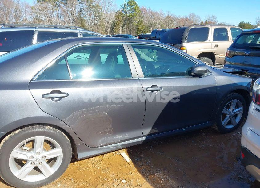 Photo 13 of 2014 Toyota Camry SE (VIN 4T1BF1FK5EU347079)