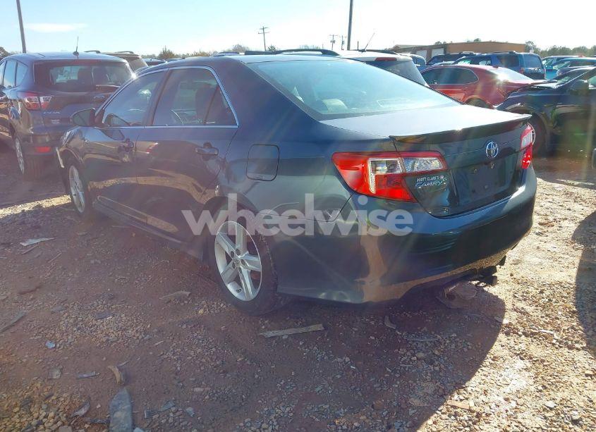 Photo 3 of 2014 Toyota Camry SE (VIN 4T1BF1FK5EU347079)