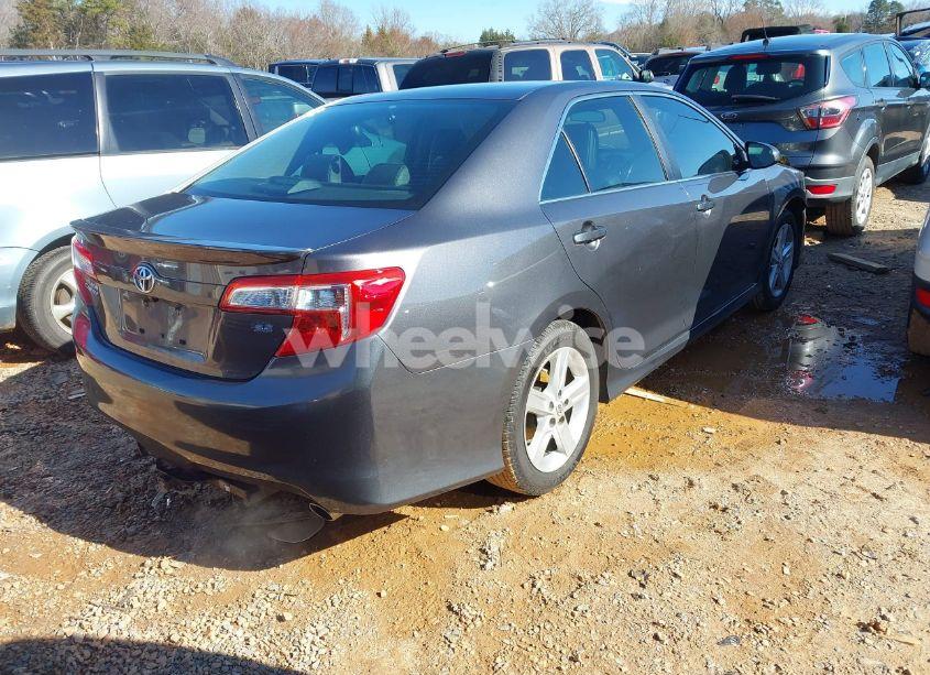 Photo 4 of 2014 Toyota Camry SE (VIN 4T1BF1FK5EU347079)