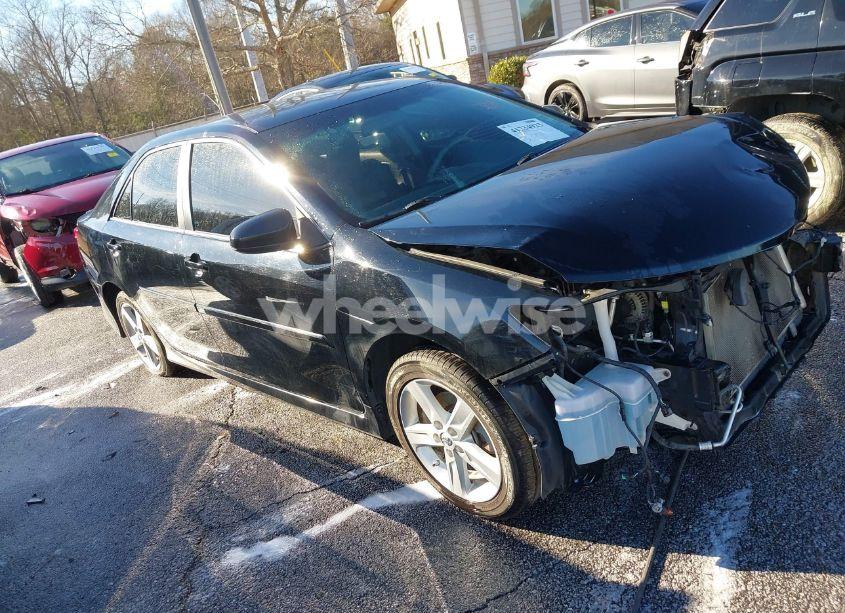 2014 Toyota Camry SE (VIN 4T1BF1FK5EU359653) main photo