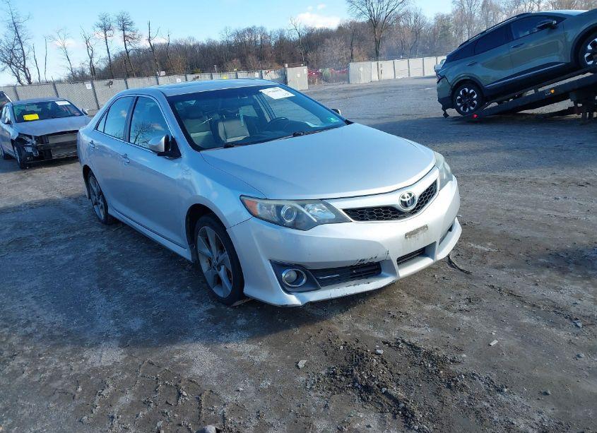 2014 Toyota Camry SE SPORT (VIN 4T1BF1FK5EU363315) main photo