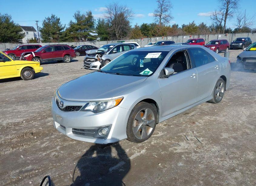 Photo 2 of 2014 Toyota Camry SE SPORT (VIN 4T1BF1FK5EU363315)