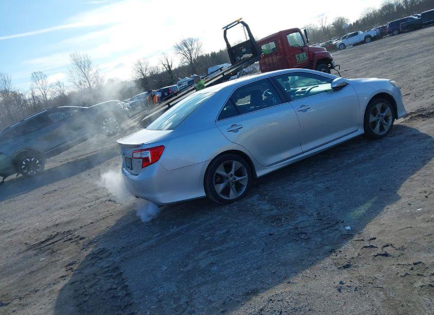 Photo 4 of 2014 Toyota Camry SE SPORT (VIN 4T1BF1FK5EU363315)