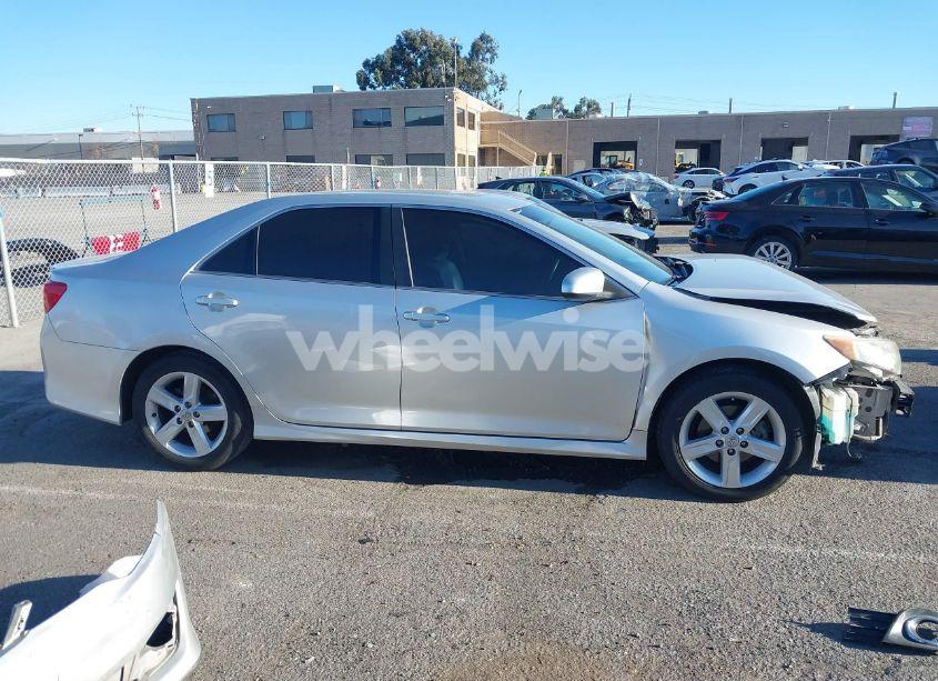 Photo 14 of 2014 Toyota Camry SE (VIN 4T1BF1FK5EU363623)