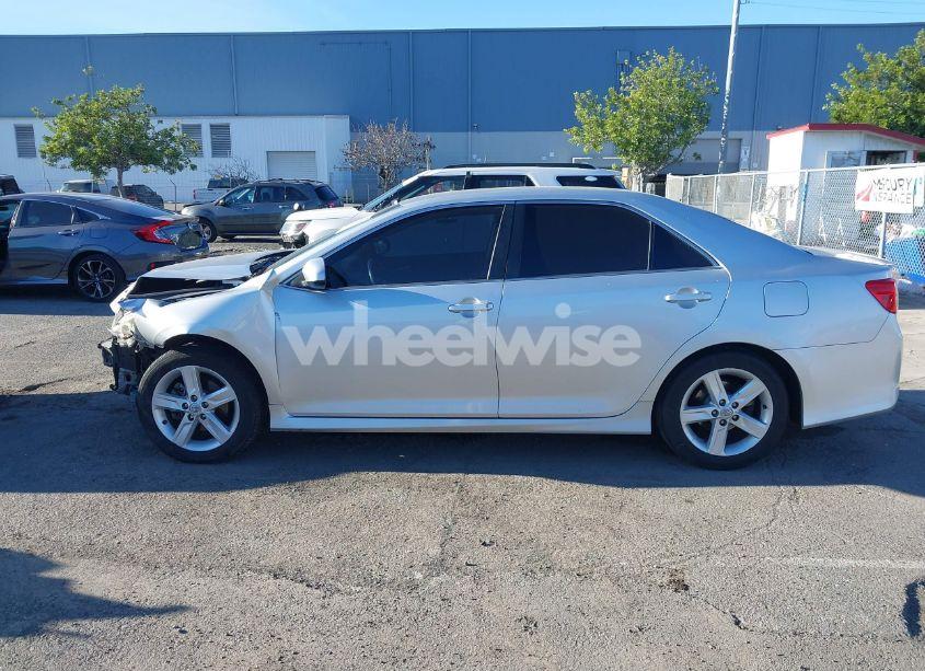 Photo 15 of 2014 Toyota Camry SE (VIN 4T1BF1FK5EU363623)