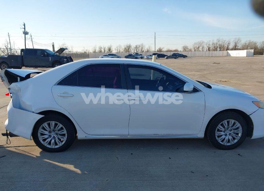 Photo 13 of 2014 Toyota Camry LE (VIN 4T1BF1FK5EU371236)