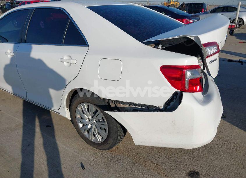 Photo 17 of 2014 Toyota Camry LE (VIN 4T1BF1FK5EU371236)