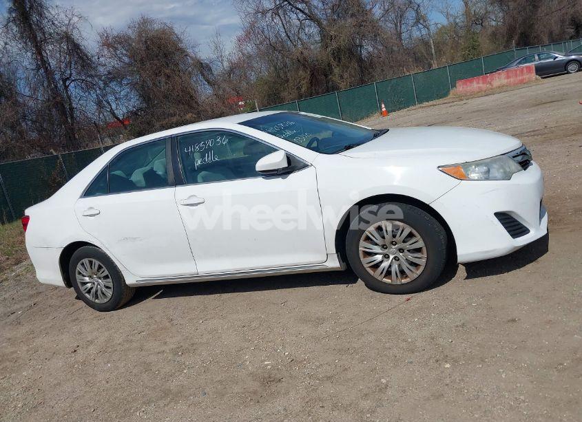 Photo 13 of 2014 Toyota Camry LE (VIN 4T1BF1FK5EU377375)