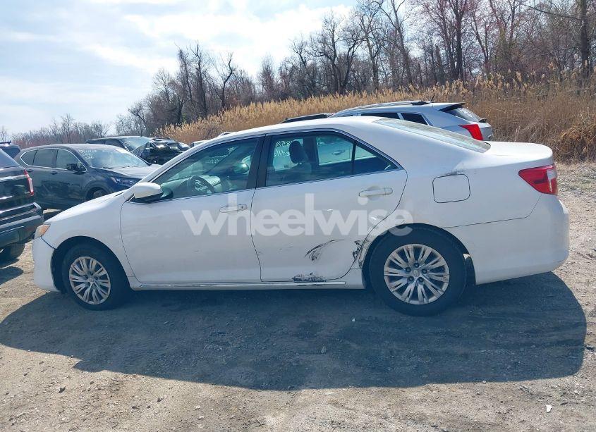 Photo 14 of 2014 Toyota Camry LE (VIN 4T1BF1FK5EU377375)