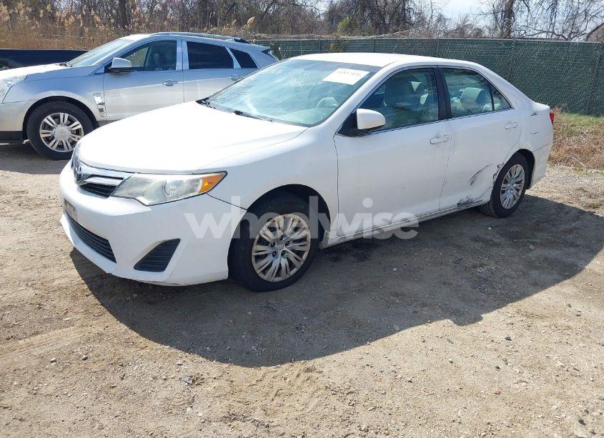 Photo 2 of 2014 Toyota Camry LE (VIN 4T1BF1FK5EU377375)