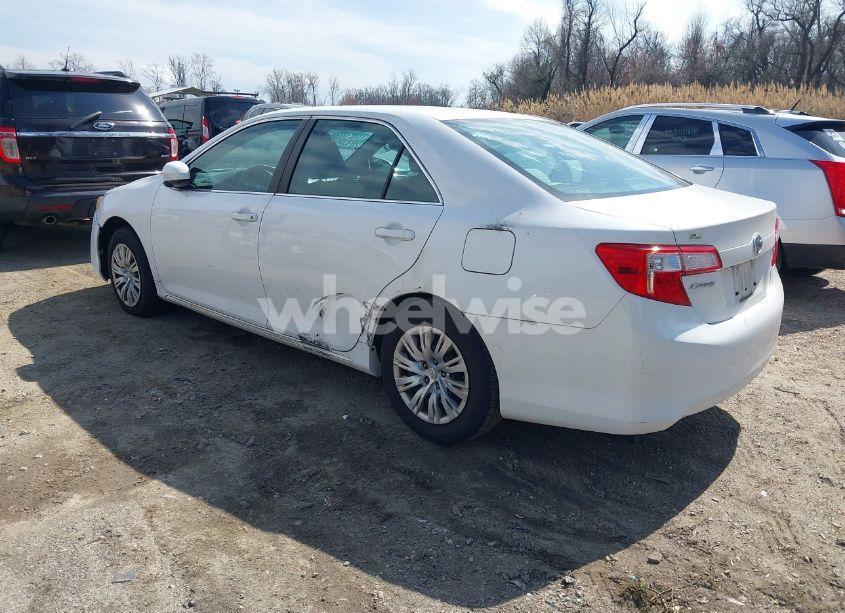 Photo 3 of 2014 Toyota Camry LE (VIN 4T1BF1FK5EU377375)