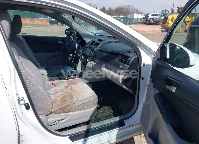 Photo 5 of 2014 Toyota Camry LE (VIN 4T1BF1FK5EU377375)